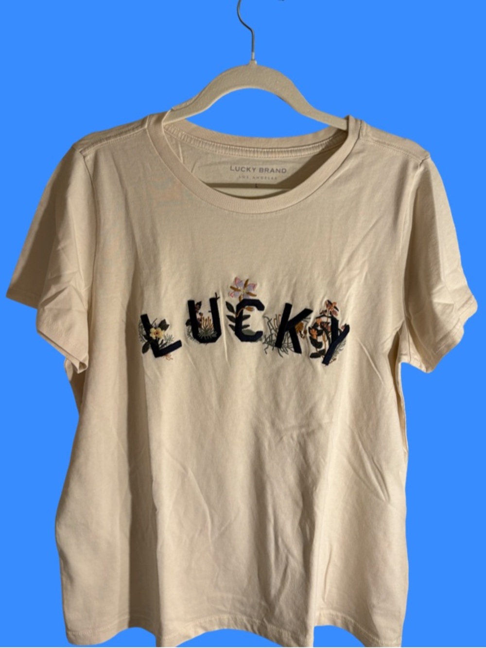 NEW Lucky Brand Cream Tee with Navy Floral 'LUCKY' Embroidery - Picture 5 of 7
